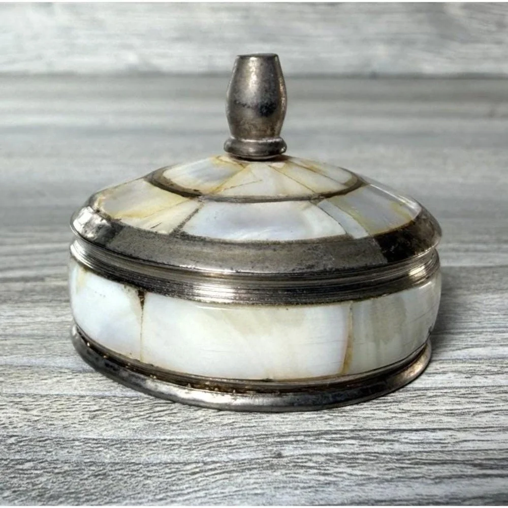 Vintage Mother Of Pearl Trinket Jewelry Ring Box With Lid Round Silver MOP
